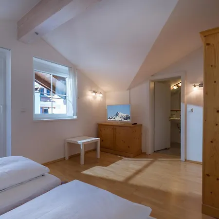 Ski-in, Ski-out By Managers Apartman *